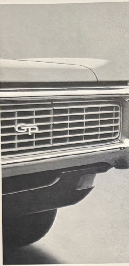 Grand Prix grille with headlamps concealed